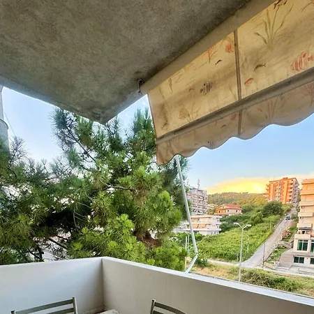 Apartment 50 Steps To The Sea